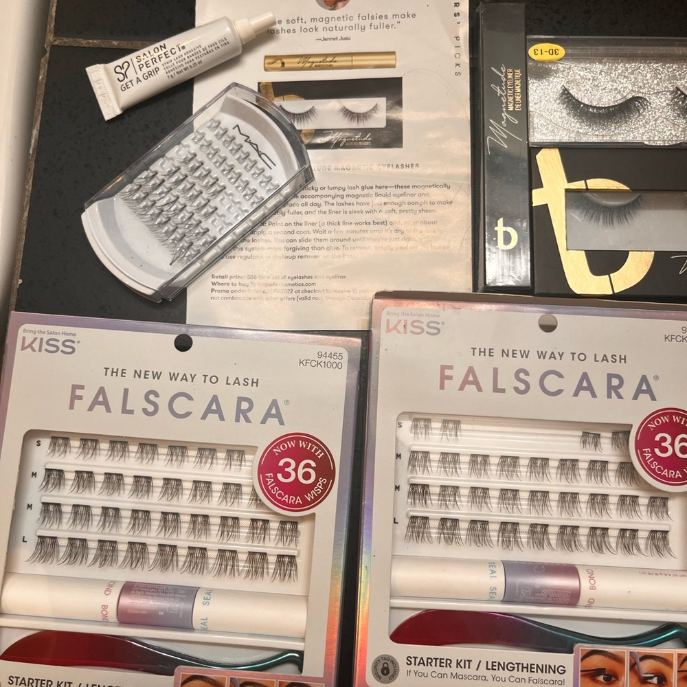 False Lash Bundle - Picture 2 of 6